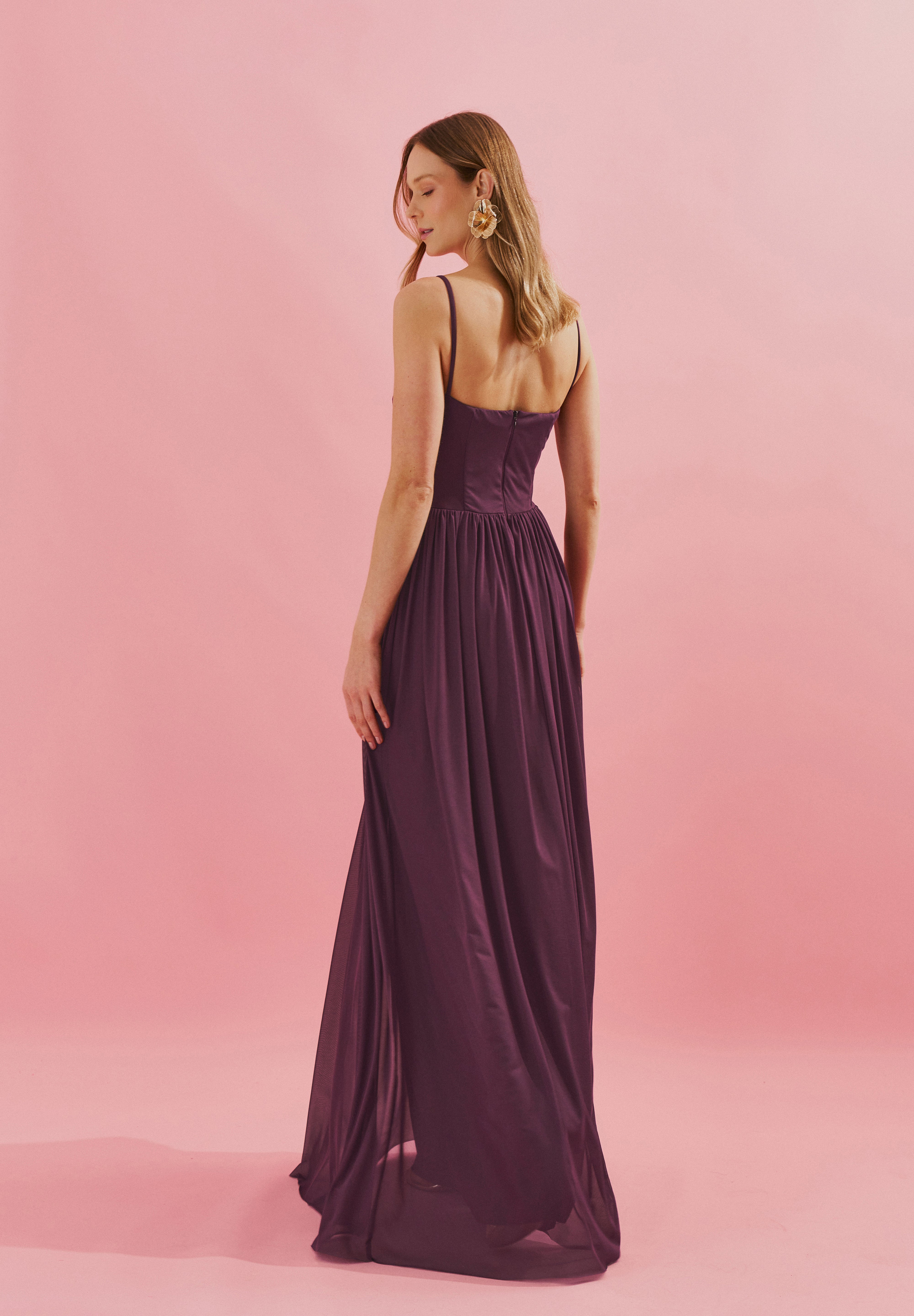 Vestido Longo em Tule com Busto Estruturado e Saia Drapeada - Calgari Roxo Berinjela