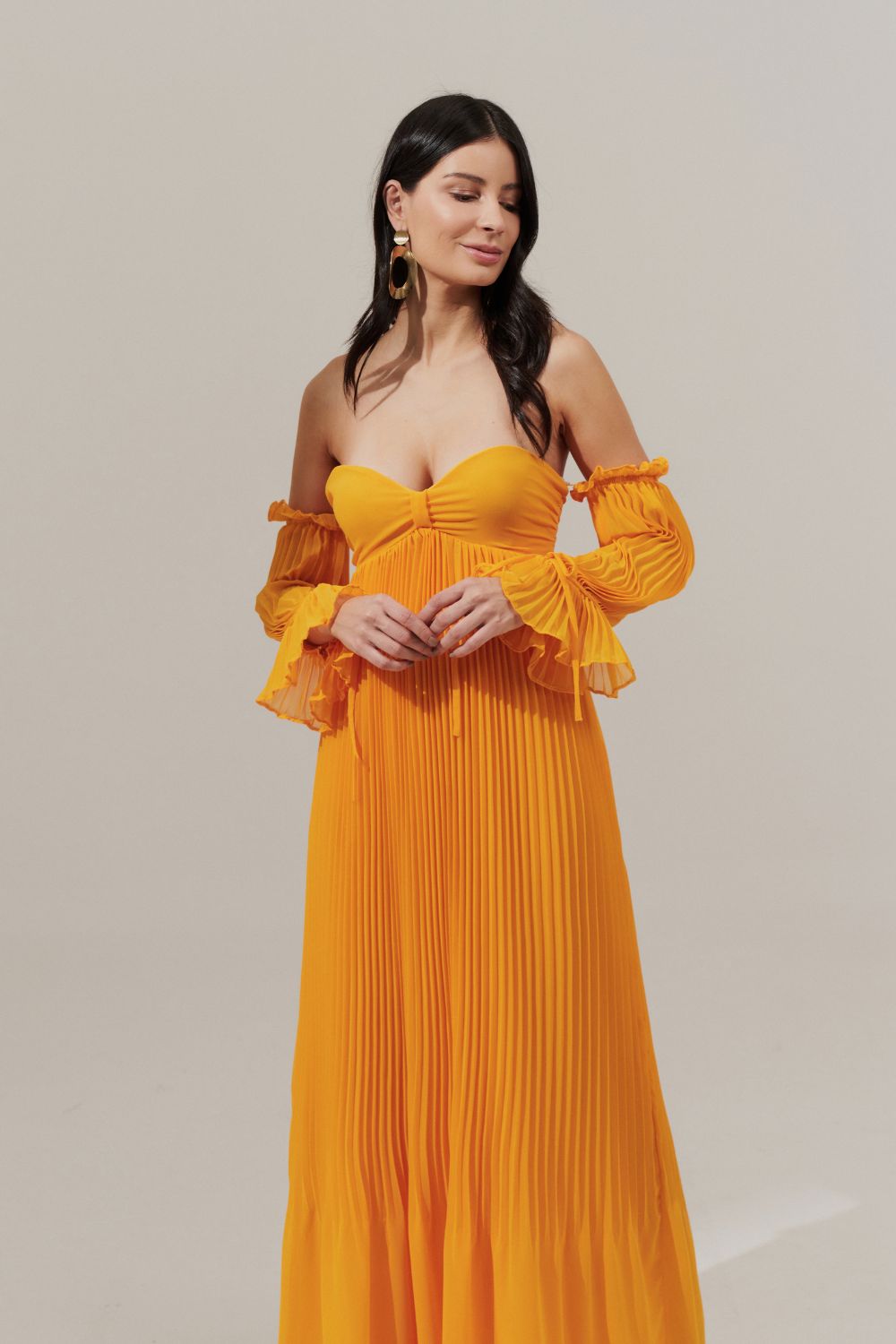 Vestido longo com Busto Coração Franzido e Saia Plissada - Naha Amarelo Manga