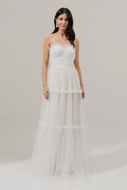 Vestido Longo com Busto Demarcado, Detalhes em Viés e Saia de Marias com Babados - Romênia Off White