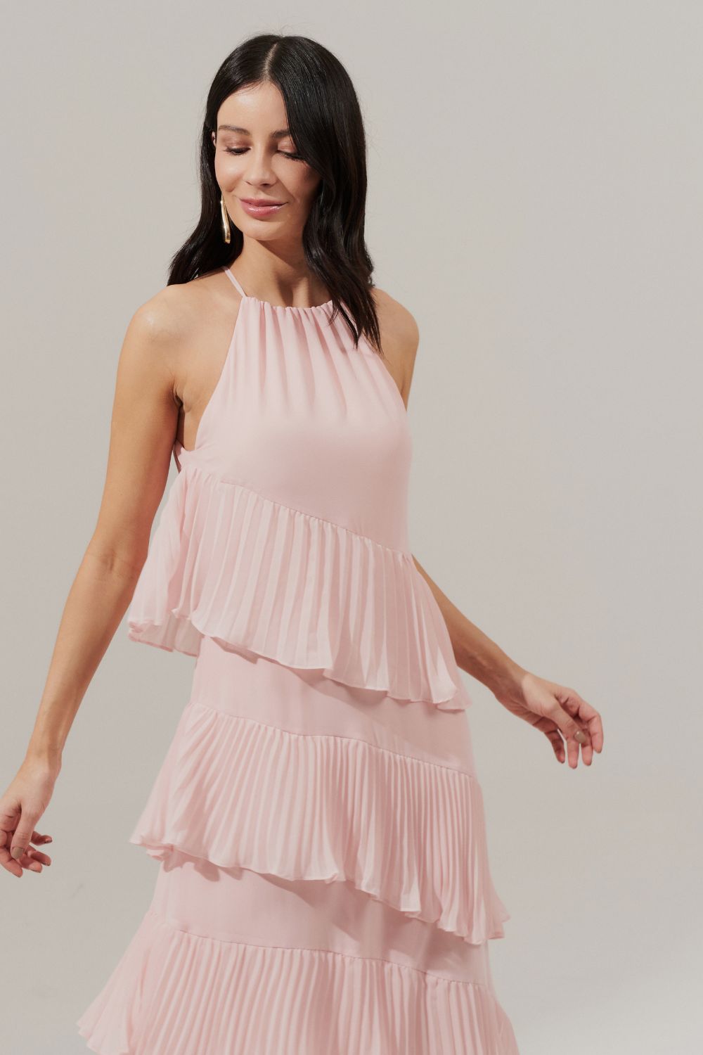 Vestido Longo Americano com Recortes e Babados Plissados na Diagonal - Sacramento Rosa