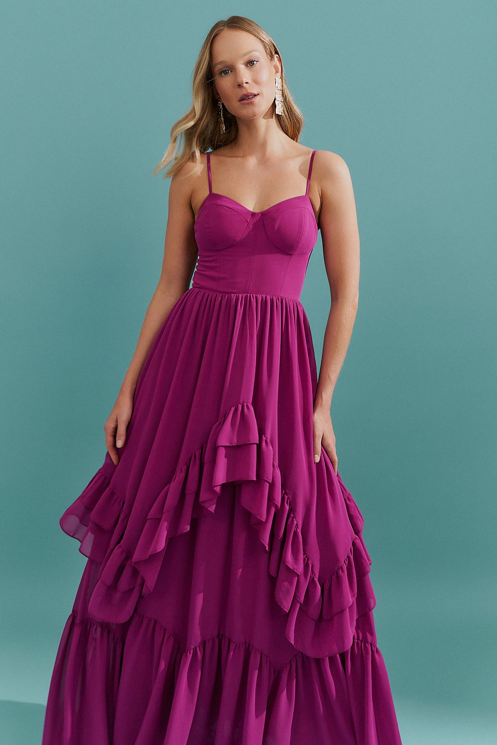 Vestido Longo com Decote Coração e Babados Assimétricos - Bélgica Fúcsia