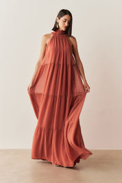Vestido Longo com Decote Alto, Saia Fluída e Leves Franzidos - Nadine Terracota
