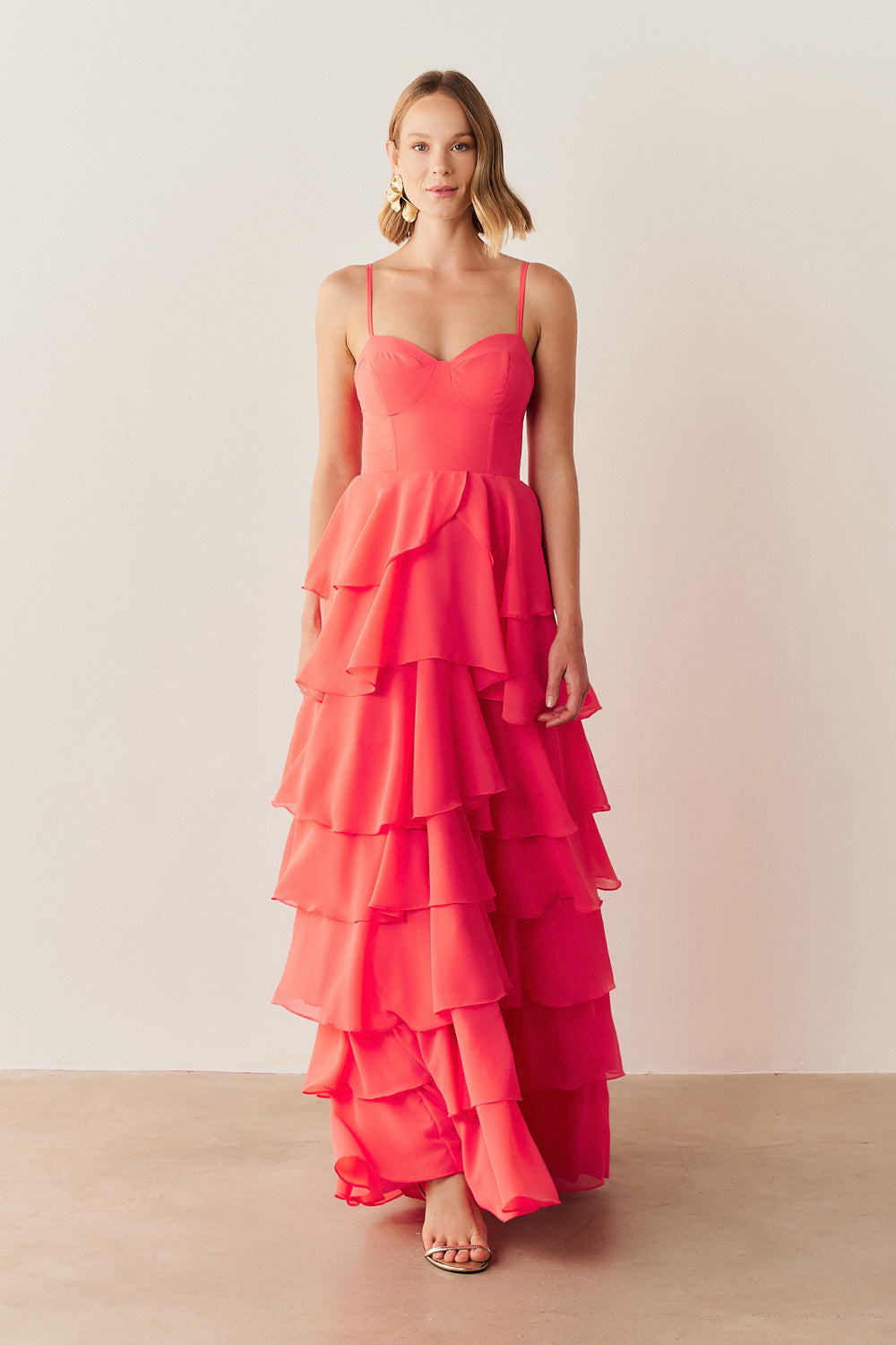 Vestido Longo com Decote coração, Alças Finas e Saia em Babados - Indonésia Coral