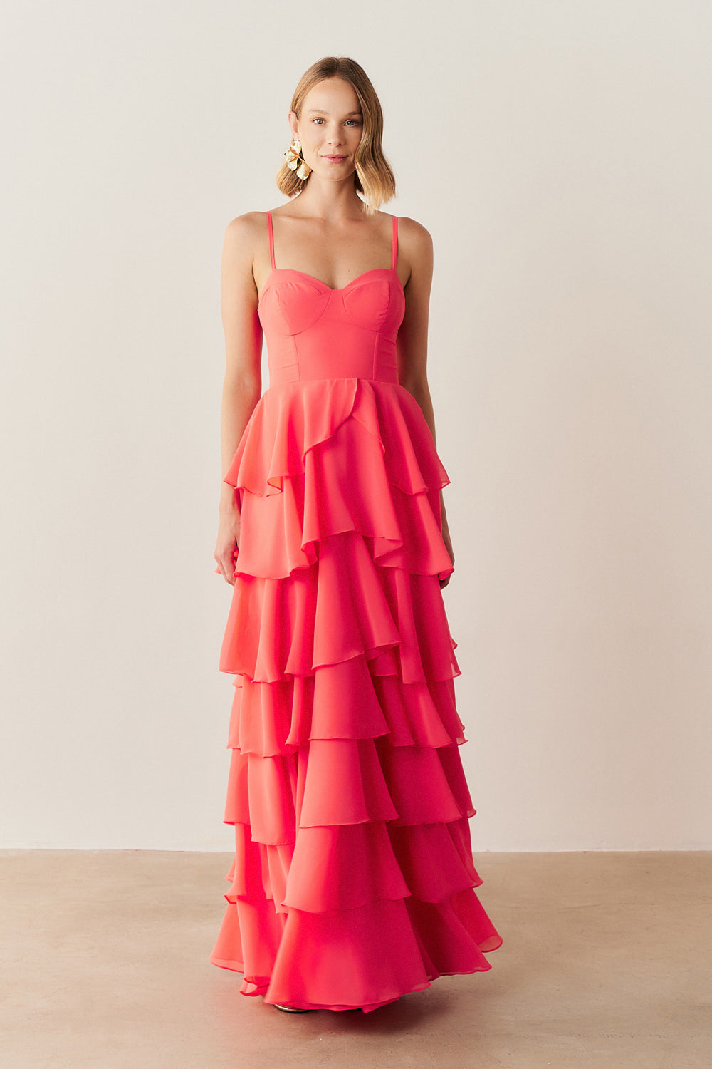 Vestido Longo com Decote coração, Alças Finas e Saia em Babados - Indonésia Coral