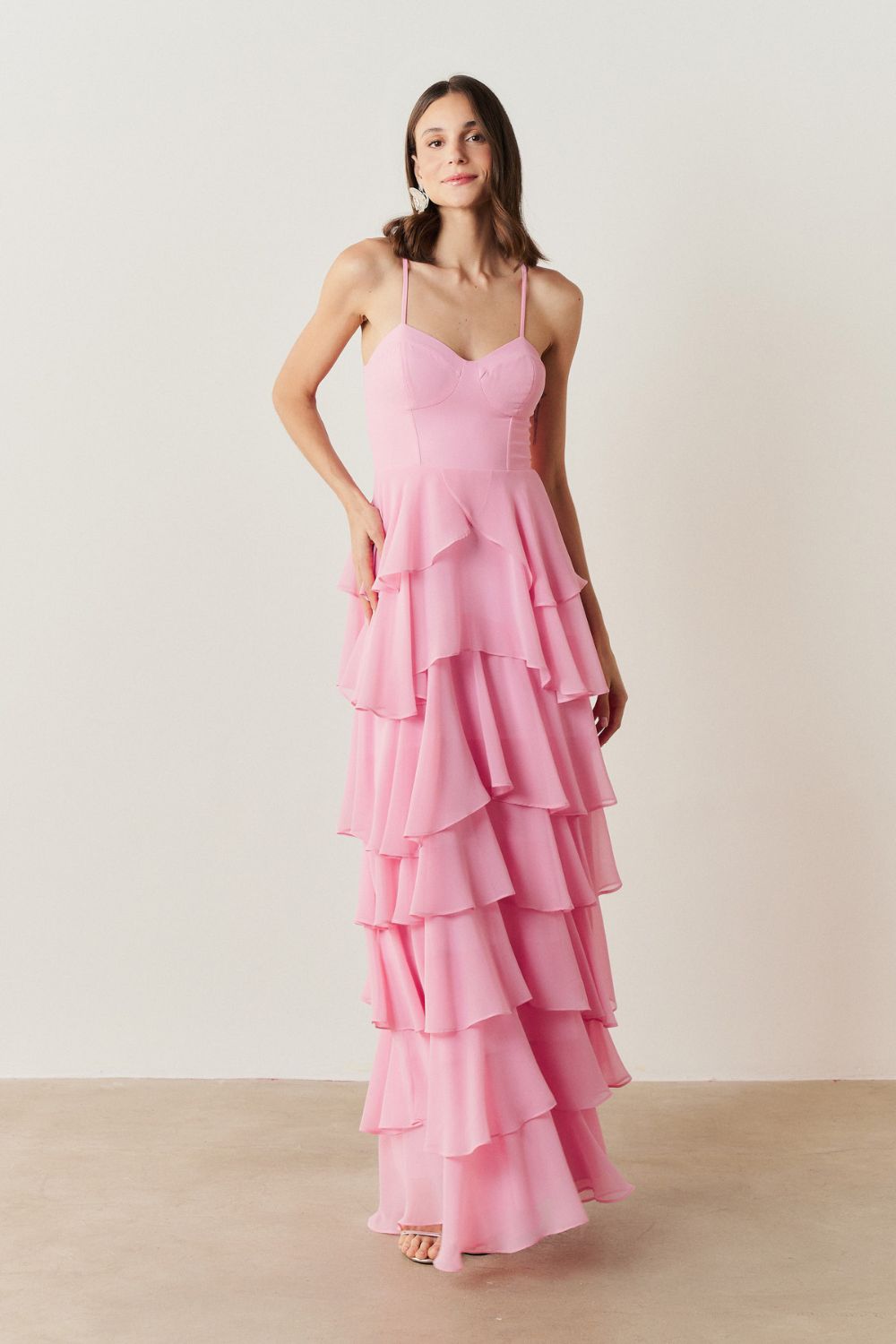 Vestido Longo com Decote coração, Alças Finas e Saia em Babados - Indonésia Rosa