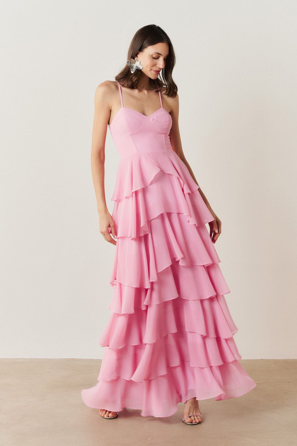 Vestido Longo com Decote coração, Alças Finas e Saia em Babados - Indonésia Rosa