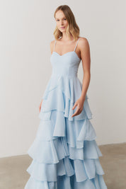 Vestido Longo com Decote coração, Alças Finas e Saia em Babados - Indonésia Serenity