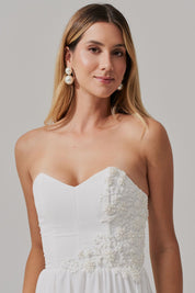 Vestido Longo com Busto Coração, Aplicação em Renda e Bordados de Pérolas -  Monte Sião Off White