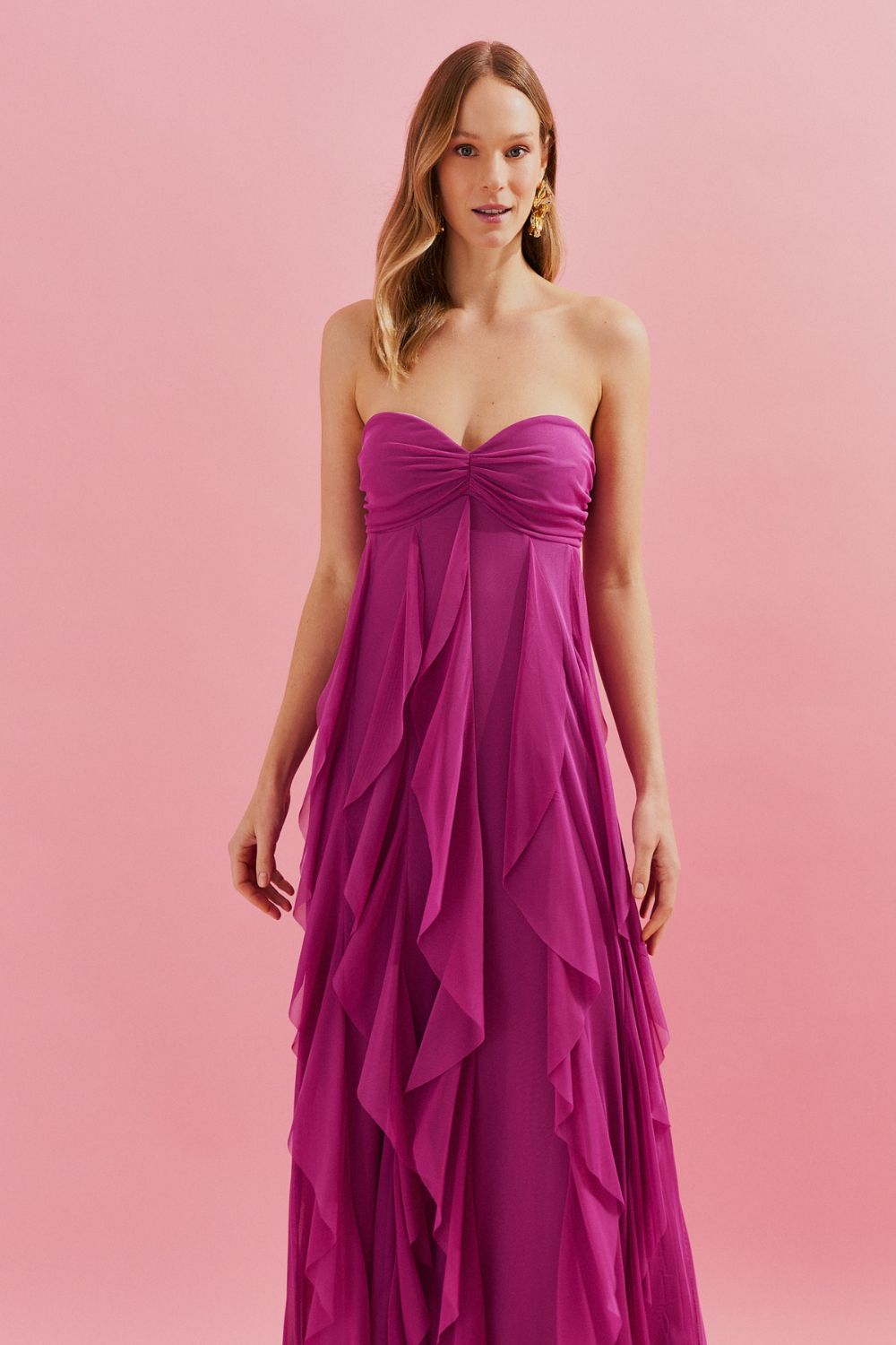 Vestido Longo. com Decote Coração Franzido e Babados em Vertical na Saia - Ava Fúcsia