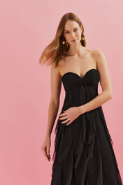 Vestido Longo. com Decote Coração Franzido e Babados em Vertical na Saia - Ava Preto