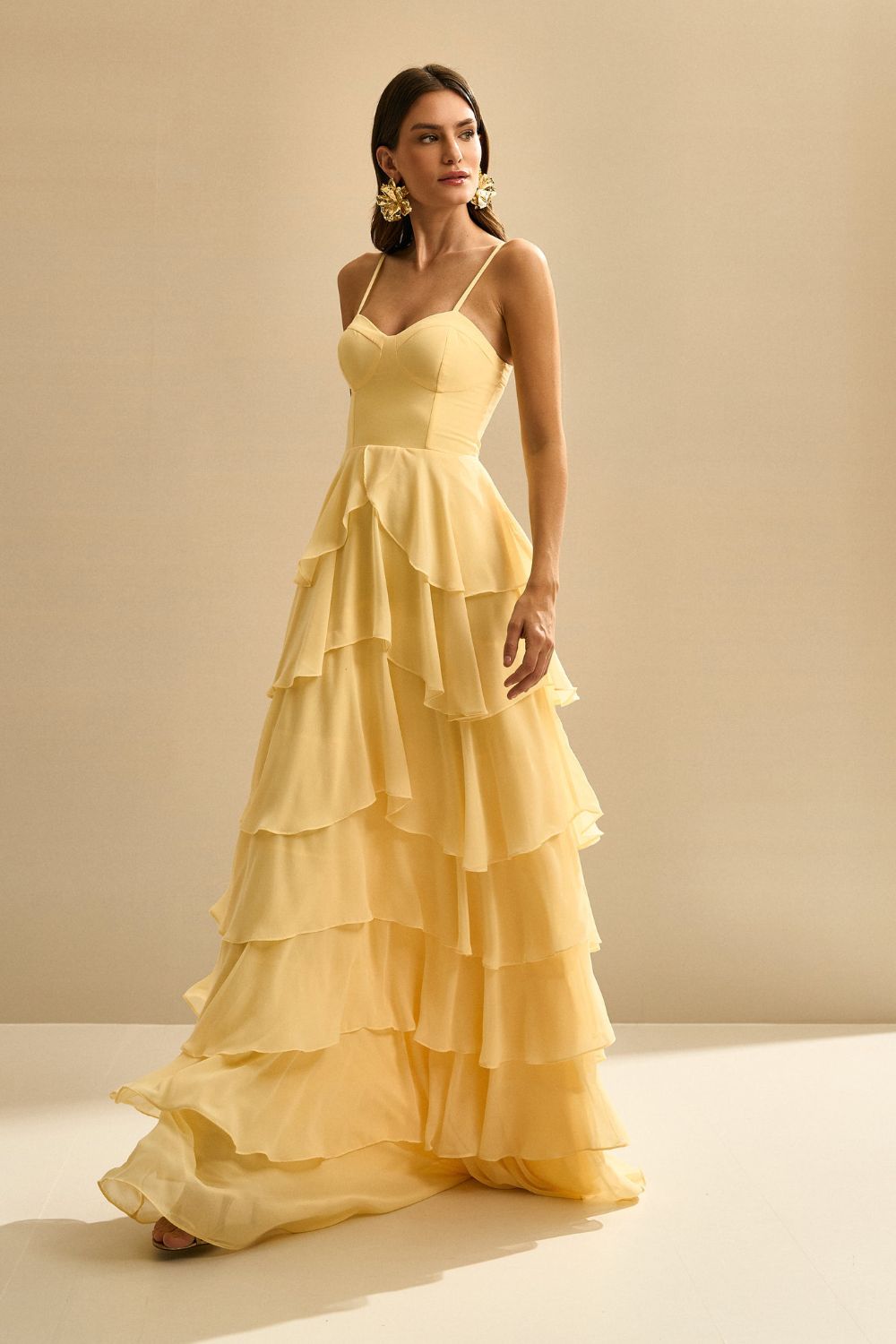 Vestido Longo com Decote coração, Alças Finas e Saia em Babados - Indonésia Amarelo