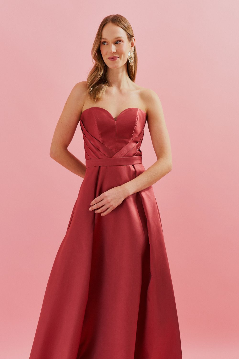 Vestido Longo com Decote Coração e Pregas na Cintura - Safira Canela