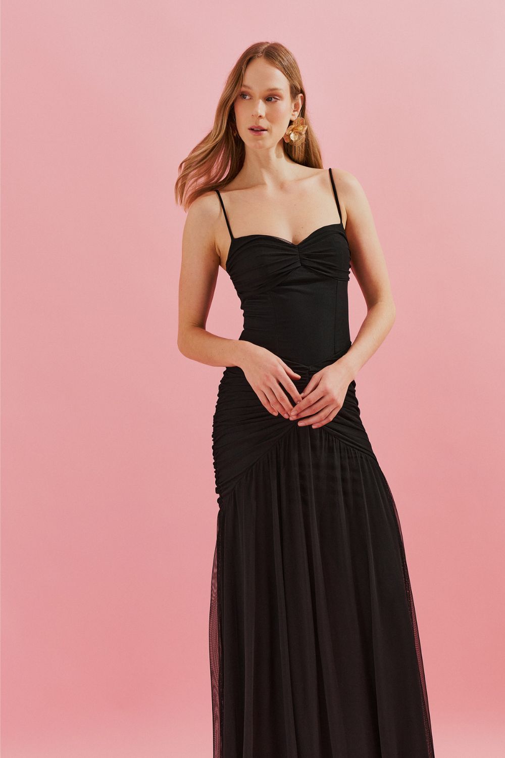 Vestido Longo com Decote Coração e Quadril Franzido - Nicarágua Preto