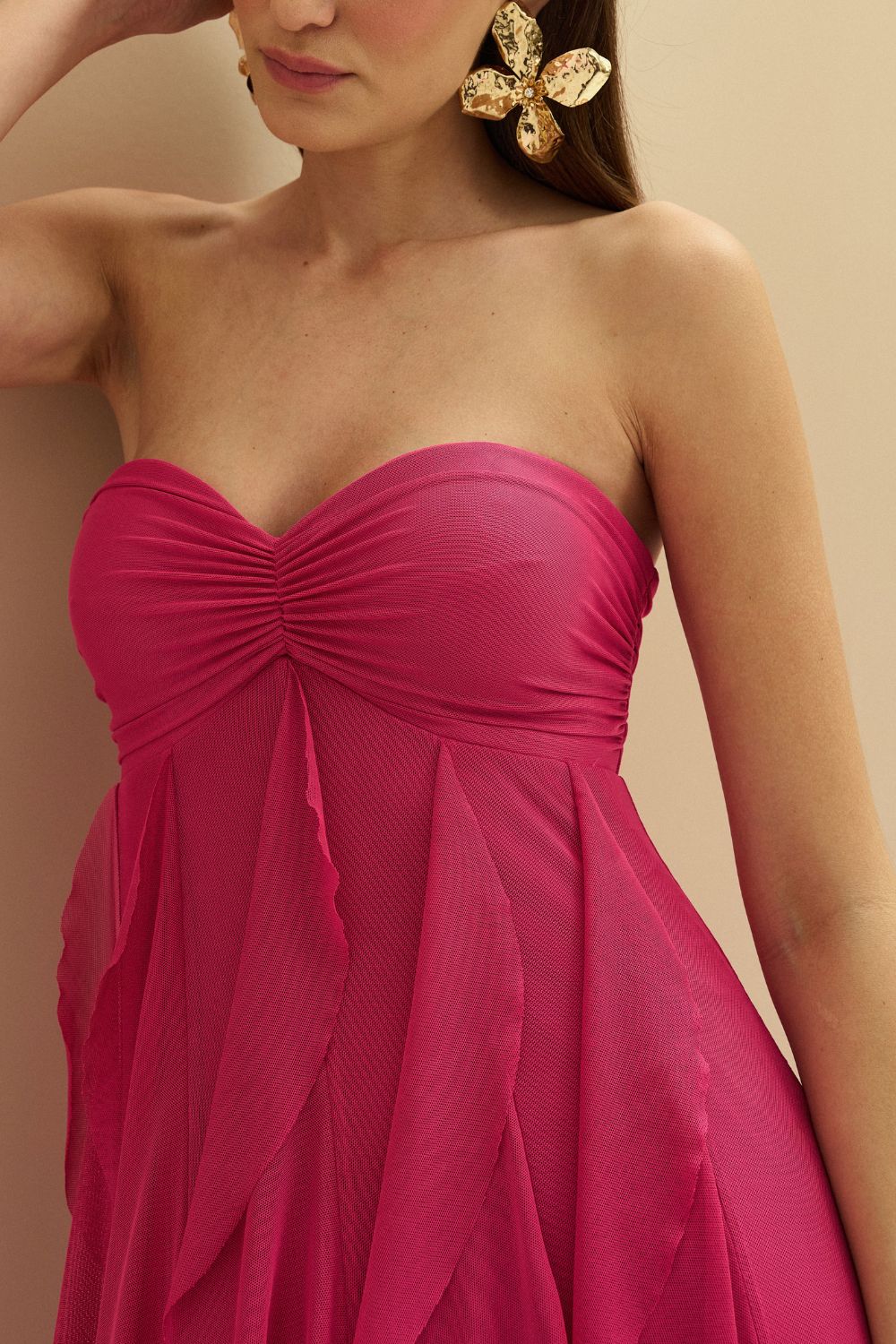 Vestido Longo. com Decote Coração Franzido e Babados em Vertical na Saia - Ava Pink
