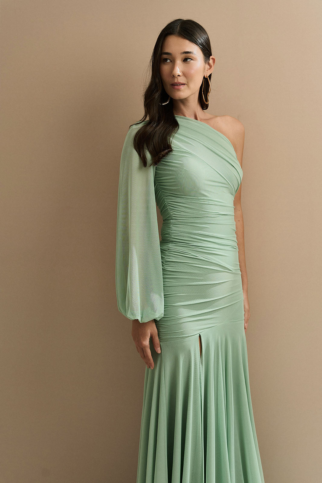 Vestido Longo com Decote de Ombro Único, Drapeados e Shape Sereia - Amsterdã  Verde Menta