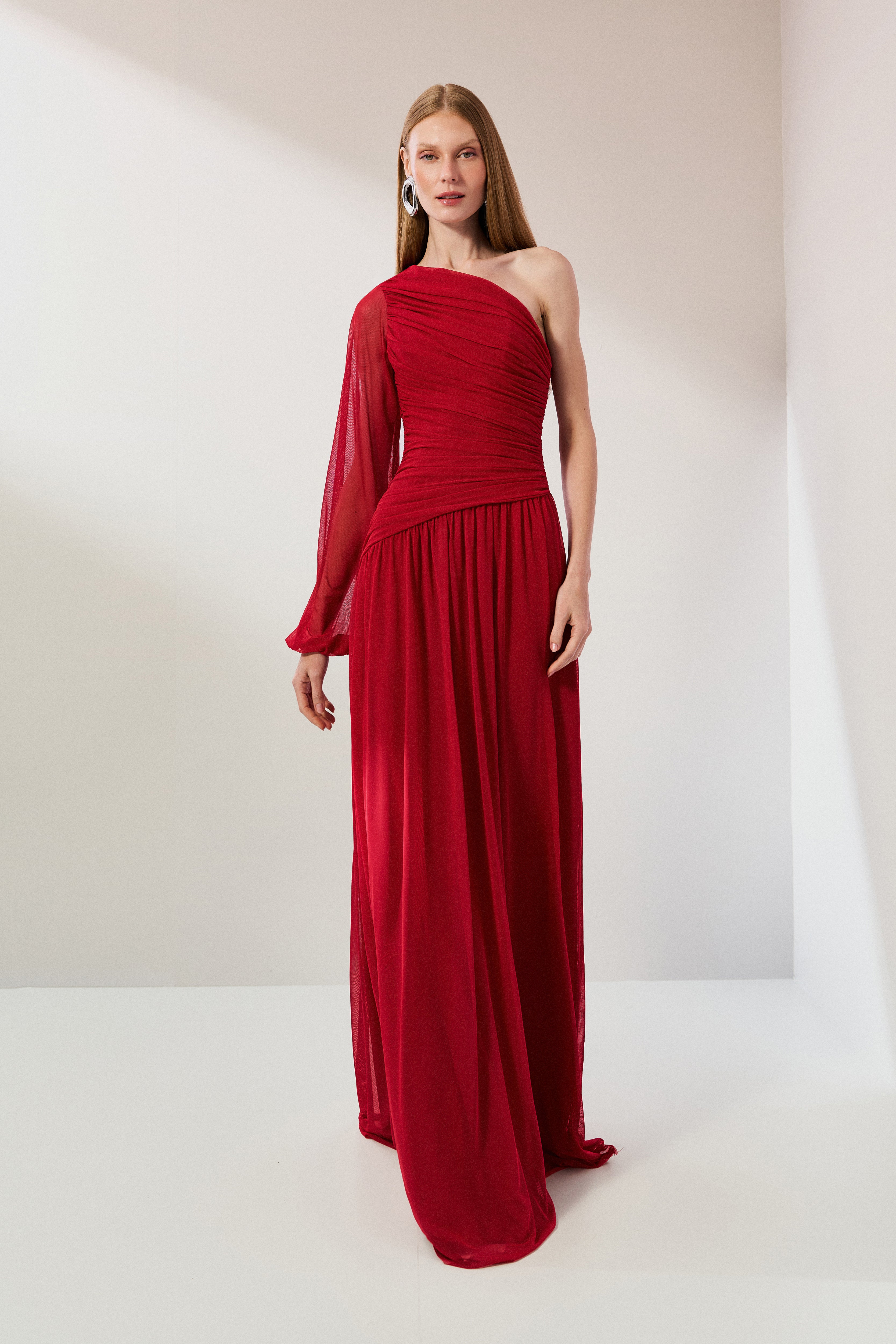 Vestido Longo com Decote de Ombro Único, Manga Longa e Franzidos - Adana Vermelho