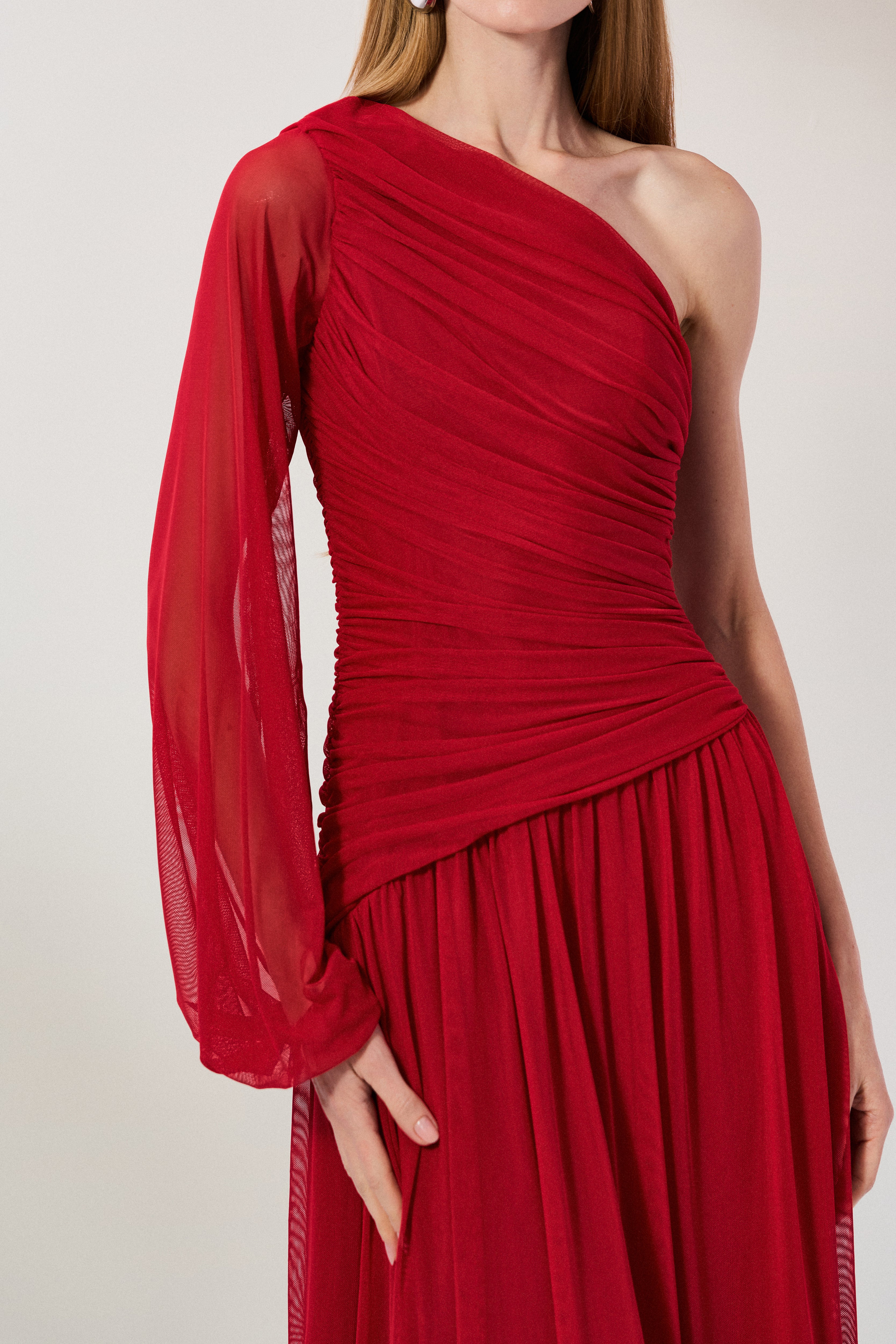 Vestido Longo com Decote de Ombro Único, Manga Longa e Franzidos - Adana Vermelho