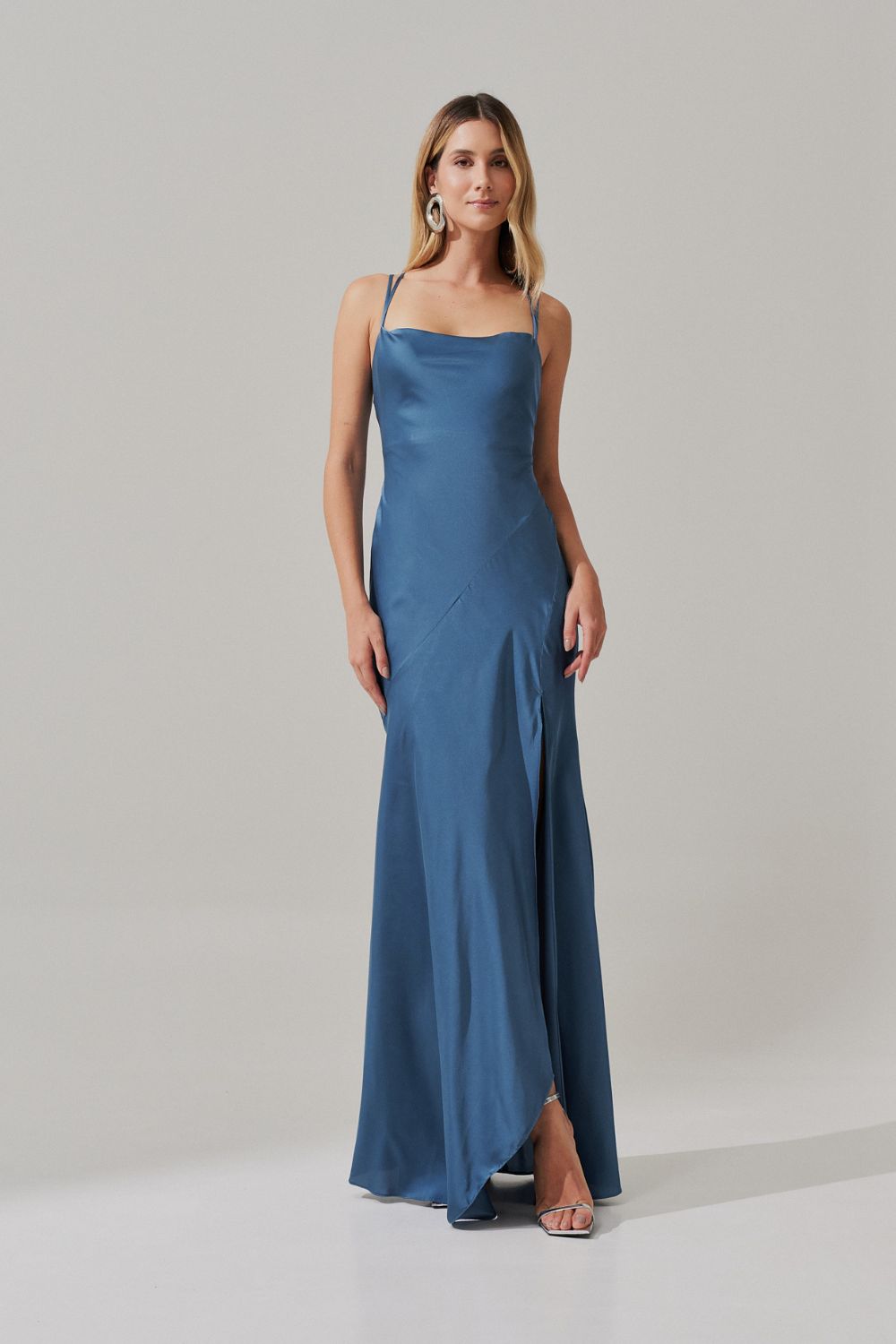 Vestido Longo com Decote Degage e Amarração cruzada nas costas - Gaia Azul Jeans