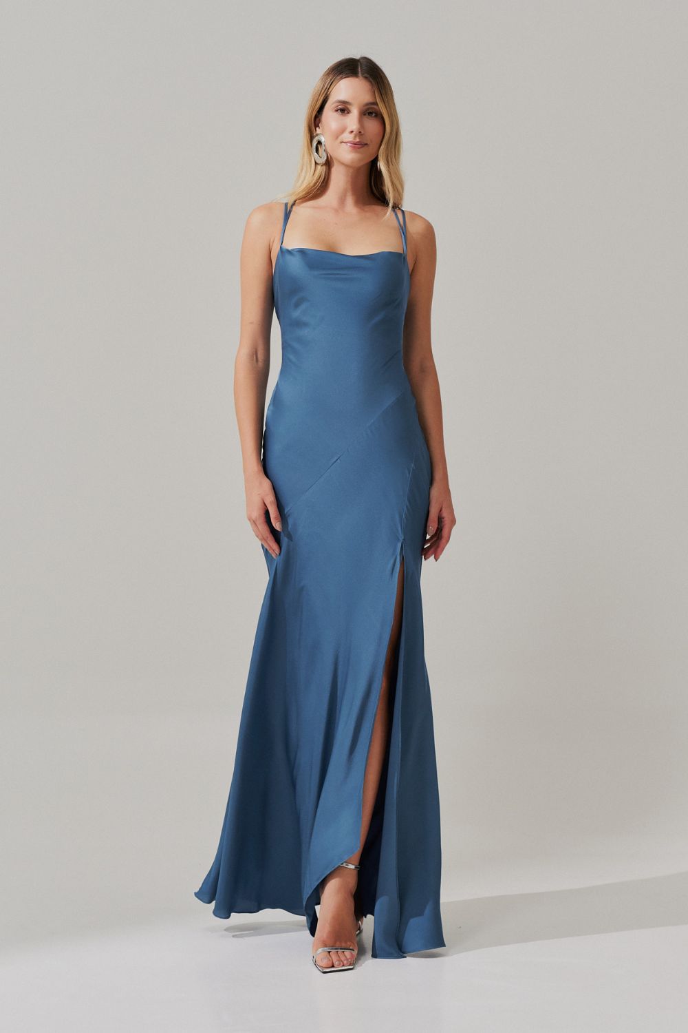 Vestido Longo com Decote Degage e Amarração cruzada nas costas - Gaia Azul Jeans