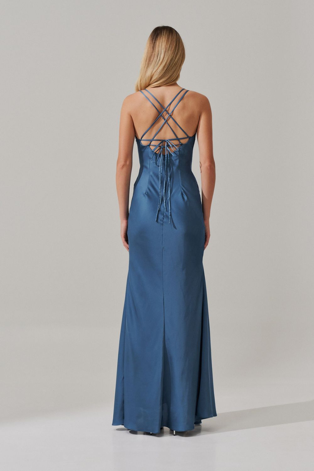 Vestido Longo com Decote Degage e Amarração cruzada nas costas - Gaia Azul Jeans