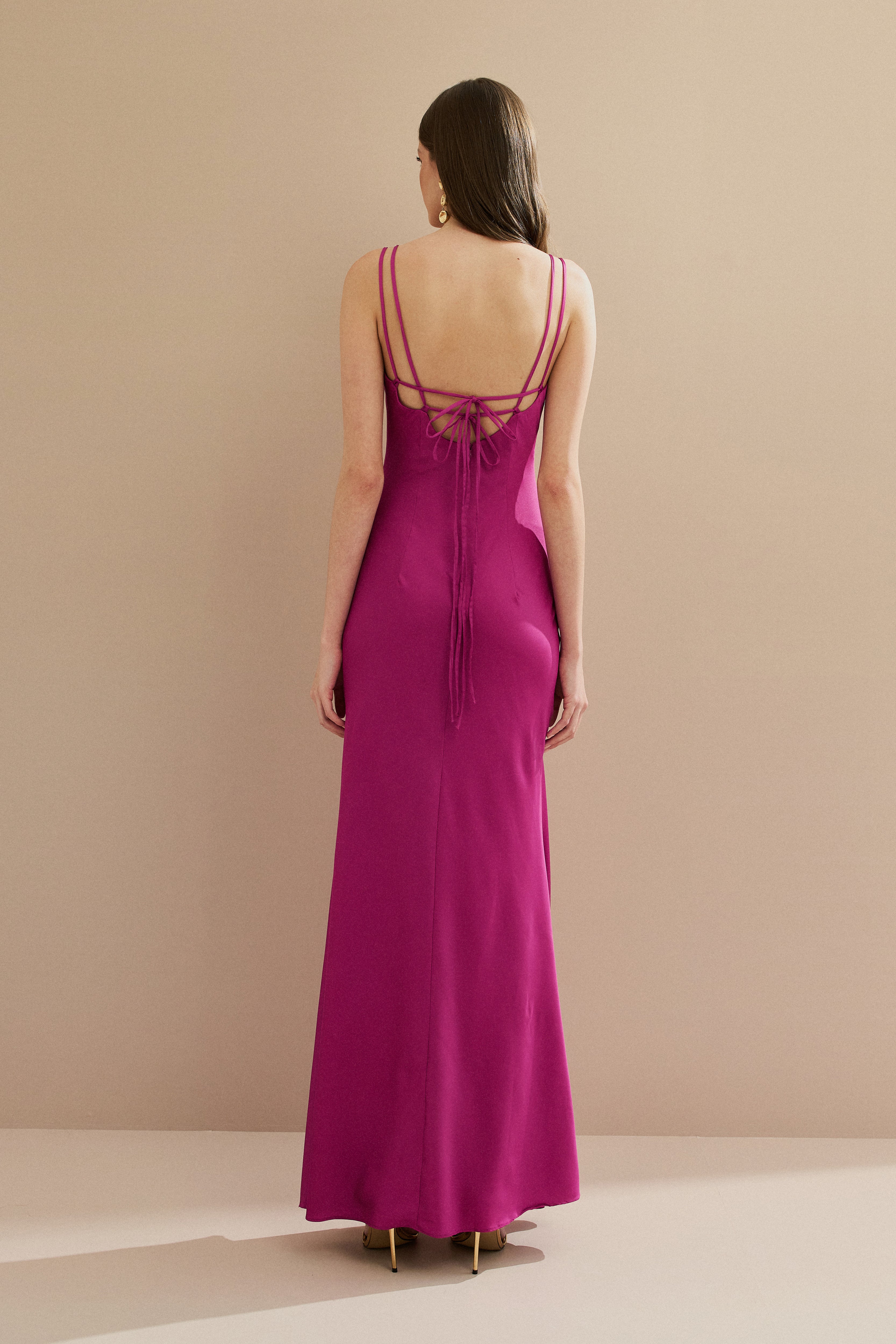 Vestido Longo com Decote Degage e Amarração cruzada nas costas - Gaia Fúcsia