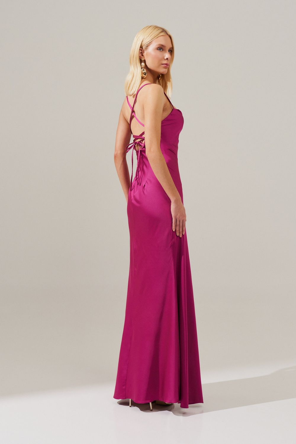 Vestido Longo com Decote Degage e Amarração cruzada nas costas - Gaia Fúcsia