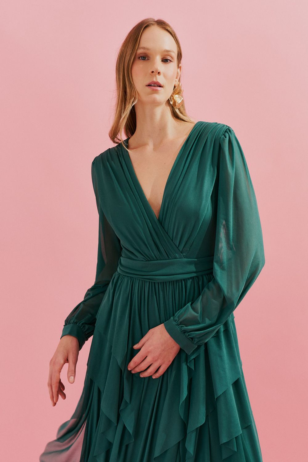 Vestido Longo com Decote Frontal Transpassado e Saia com Babados - Estonia Bandeira