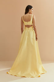 Vestido Longo com Decote Quadrado, Abertura nas Costas e Saia Franzida - Austria Amarelo