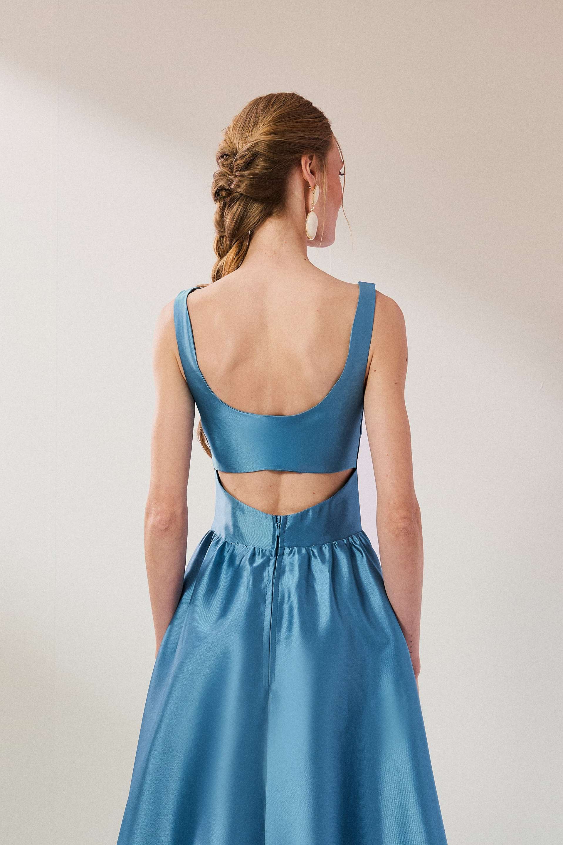 Vestido Longo em Zibeline com Decote Quadrado, Recorte nas Costas e Saia Ampla - Austria Azul