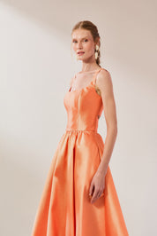 Vestido Longo em Zibeline com Decote Quadrado, Recorte nas Costas e Saia Ampla - Austria Laranja