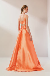 Vestido Longo em Zibeline com Decote Quadrado, Recorte nas Costas e Saia Ampla - Austria Laranja