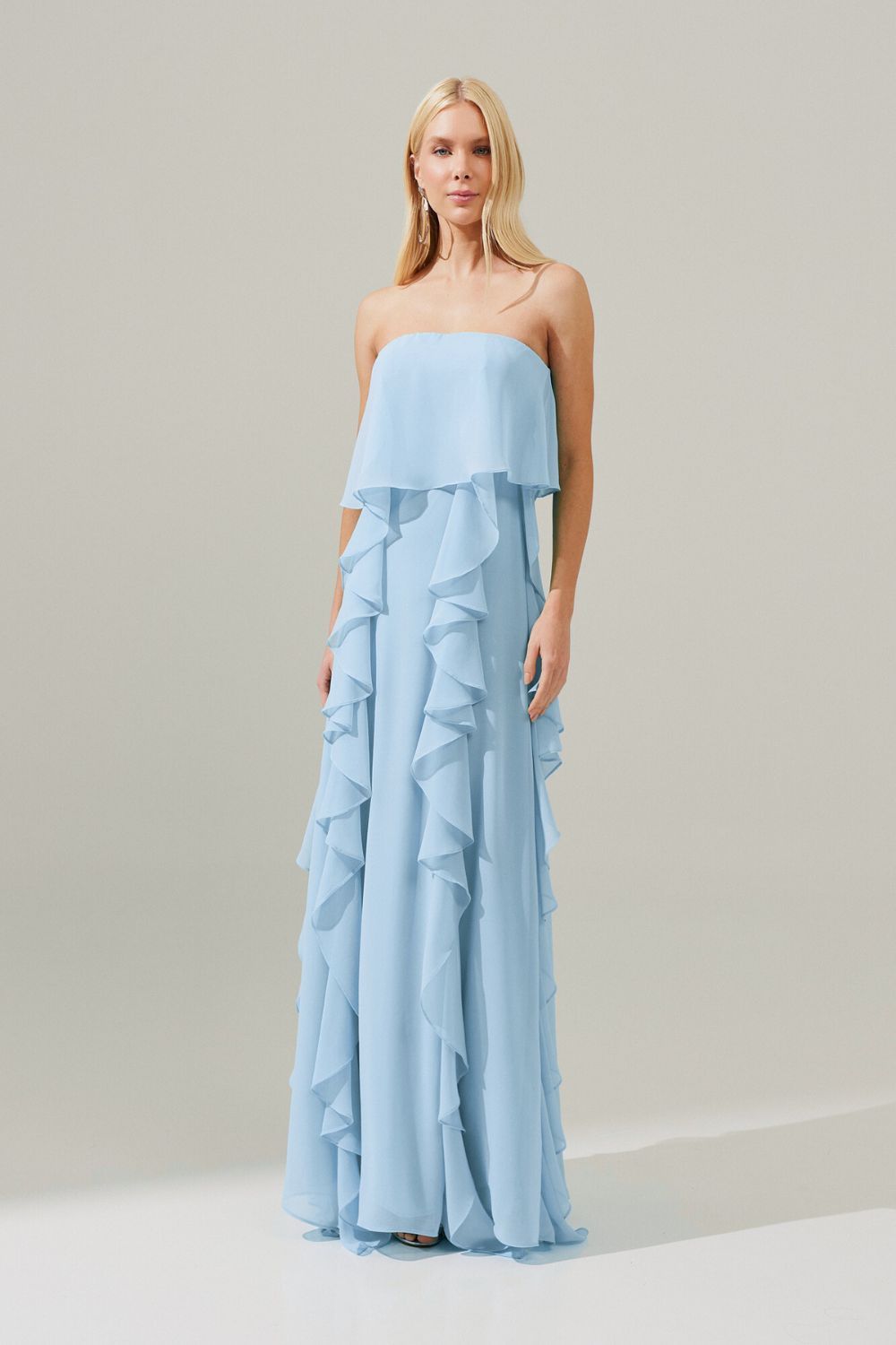 Vestido Longo com Decote Reto, Babados na Saia e Echarpe - Catalunha Azul Serenity