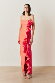 Vestido Longo com Decote Reto, Detalhe em Babado Frontal - Estocolmo Coral