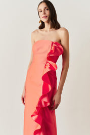 Vestido Longo com Decote Reto, Detalhe em Babado Frontal - Estocolmo Coral