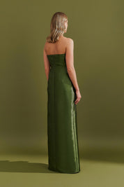 Vestido Longo com Decote Reto, Detalhe em Flor e Babado Frontal - Estocolmo Oliva