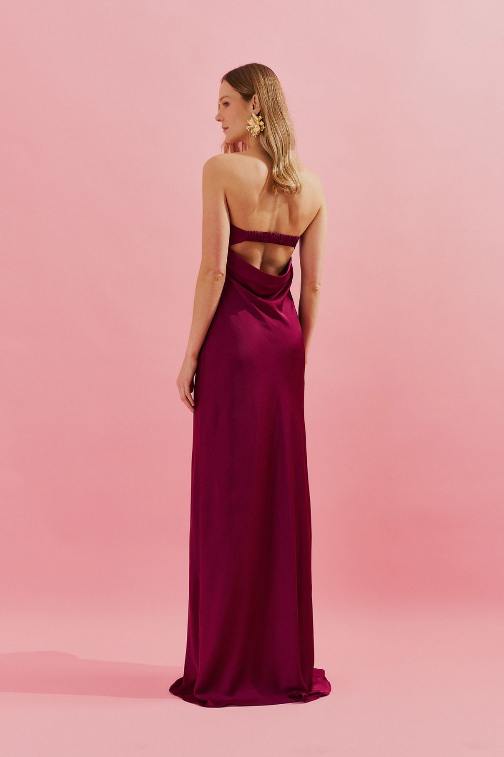 Vestido Longo com Decote Reto e Decote Profundo nas Costas - Marbella Fúcsia