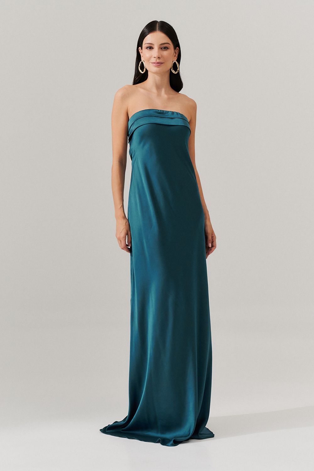 Vestido Longo com Decote Reto e Decote Profundo nas Costas - Marbella Petroleo