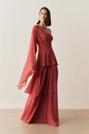 Vestido Longo com Decote Reto, Manga Longa Flare e Saia em Camadas - Austin Canela