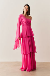 Vestido Longo com Decote Reto, Manga Longa Flare e Saia em Camadas - Austin Pink