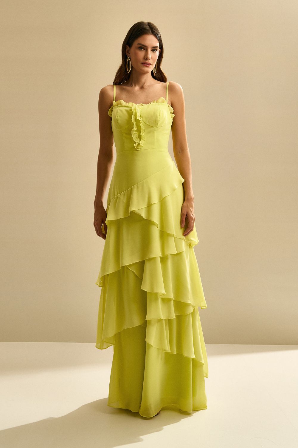 Vestido Longo com Decote V, Costas Abertas e Saia com Babados Assimétricos - Praga Verde Lima