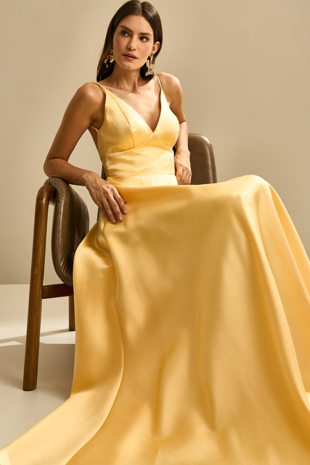 Vestido Longo com Decote V e Alça Fina - Atlanta Amarelo