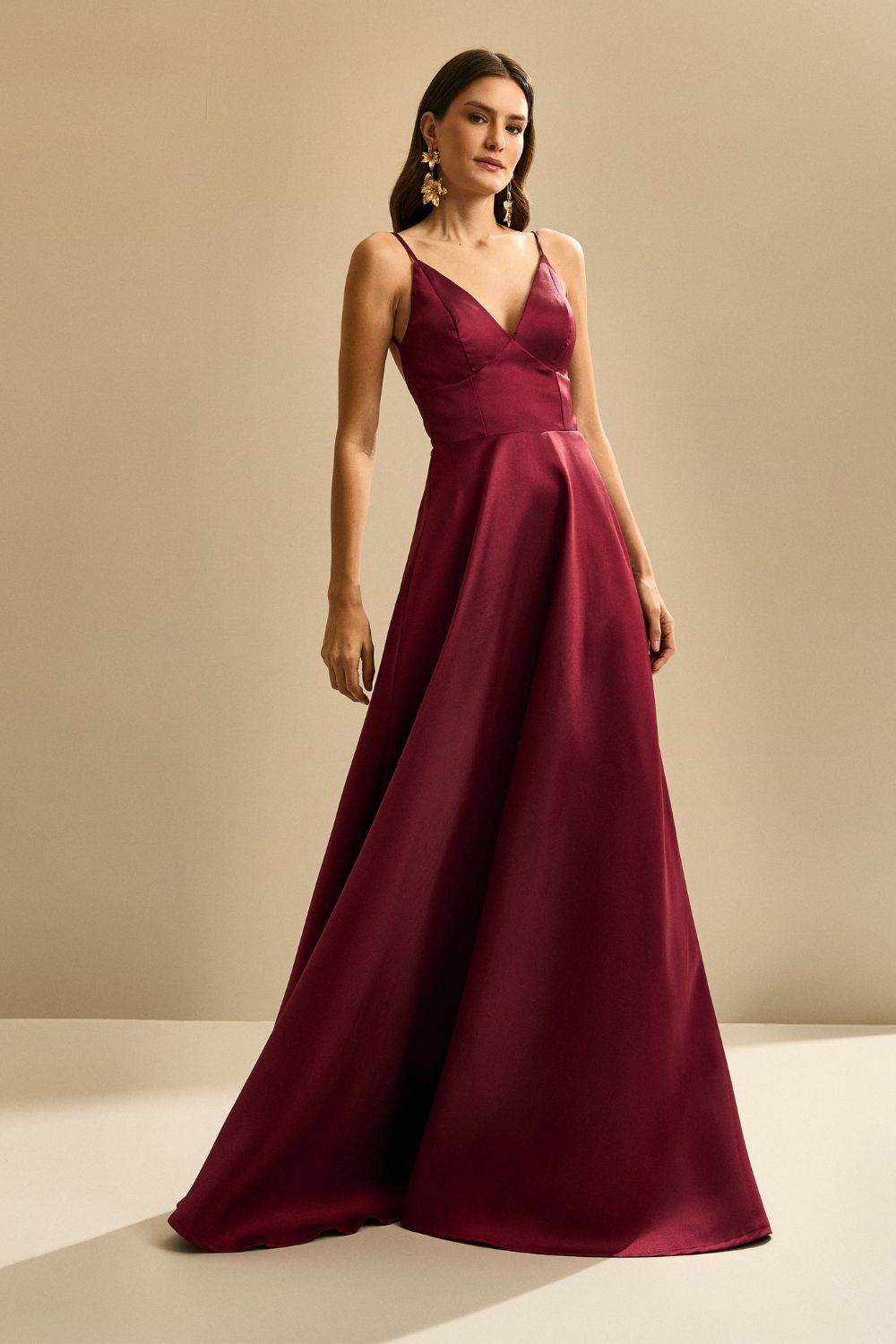 Vestido Longo com Decote V e Alça Fina - Atlanta Marsala