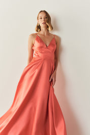Vestido Longo com Decote V e Alça Fina - Atlanta Coral