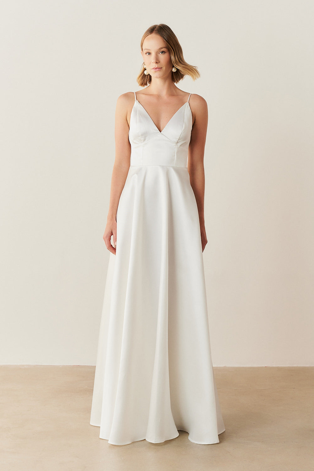 Vestido Longo com Decote V e Alça Fina - Atlanta Off White