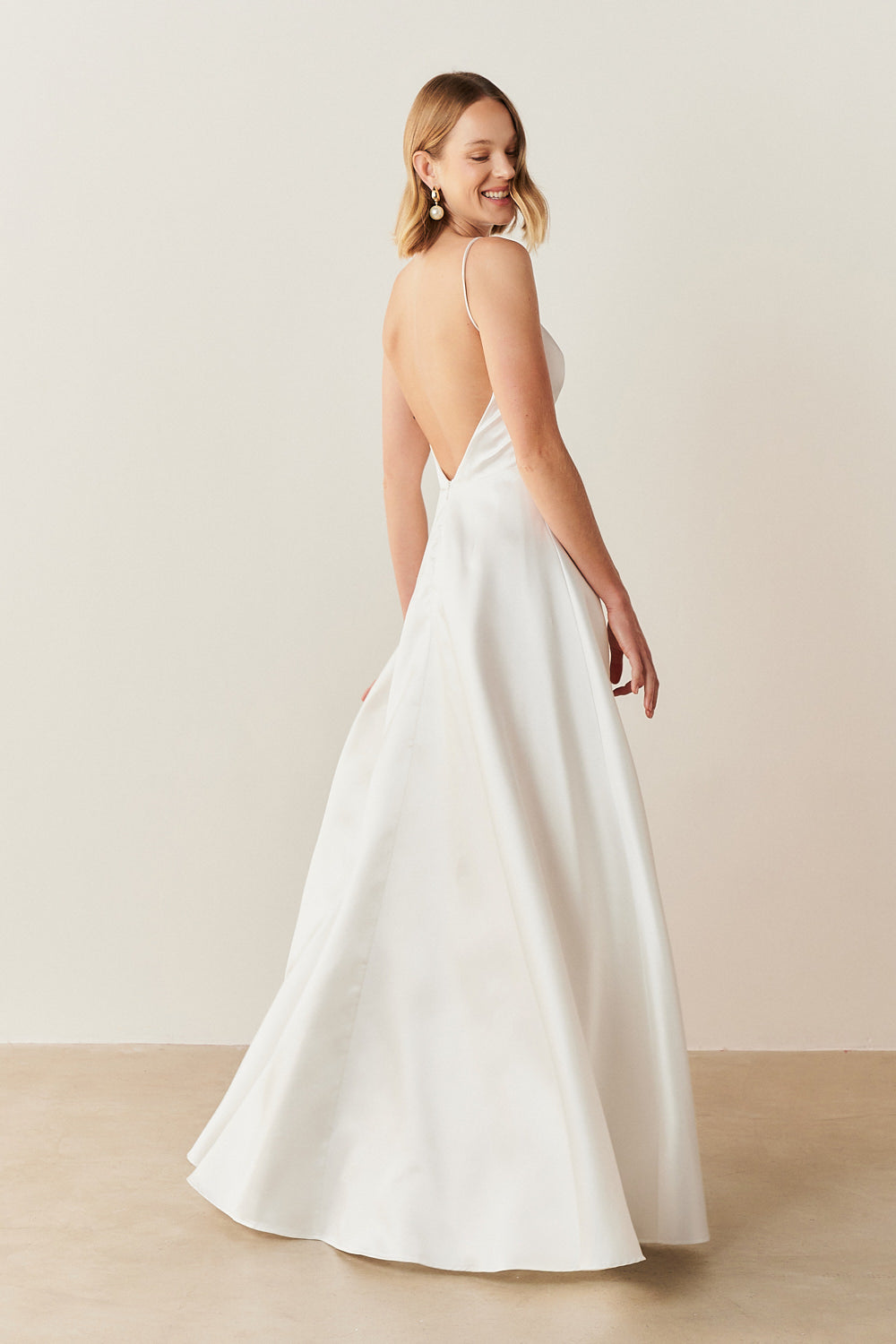 Vestido Longo com Decote V e Alça Fina - Atlanta Off White