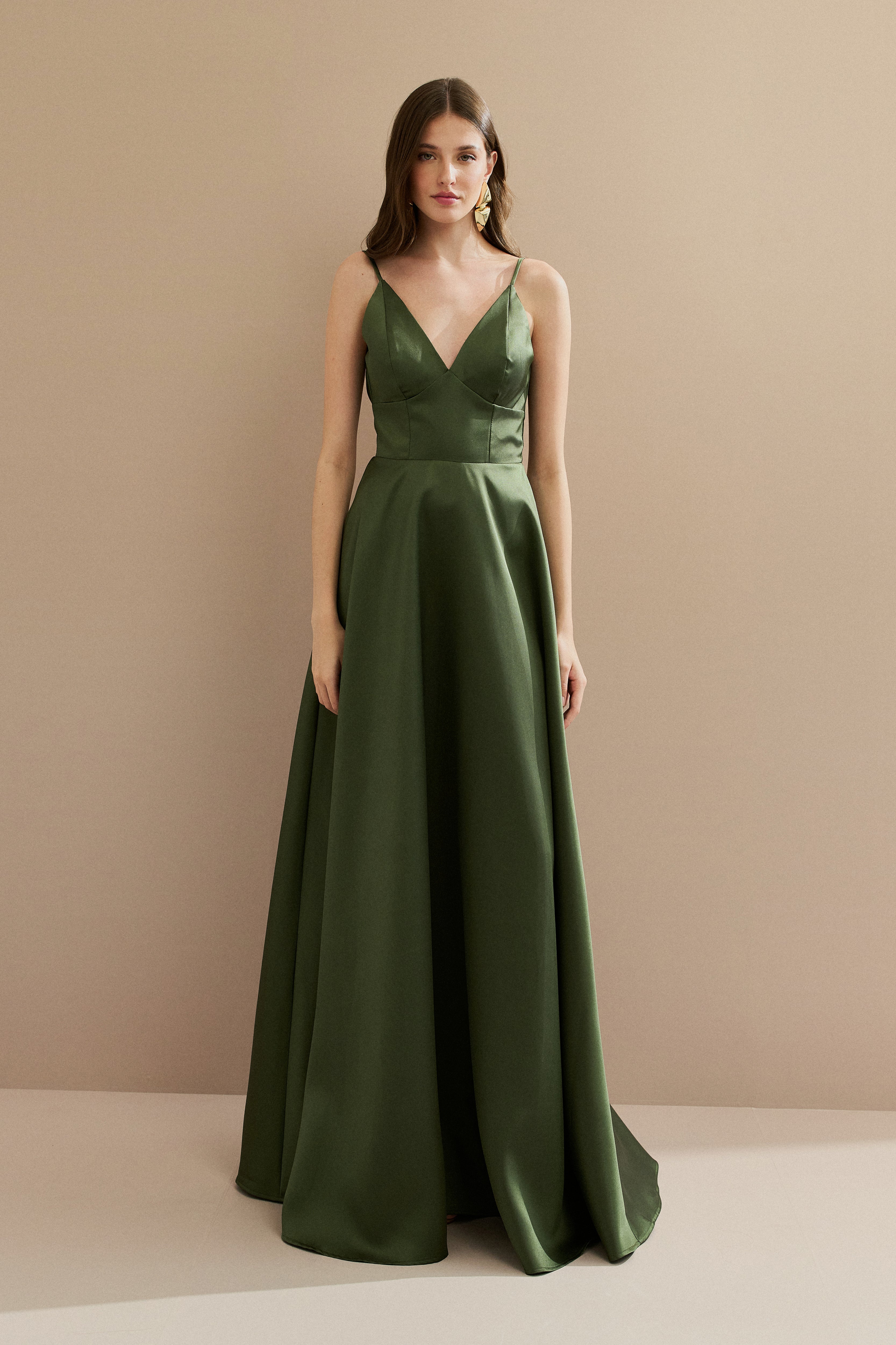 vestido_longo_com_decote_v_e_alca_fina_atlanta_verde_oliva5.jpg