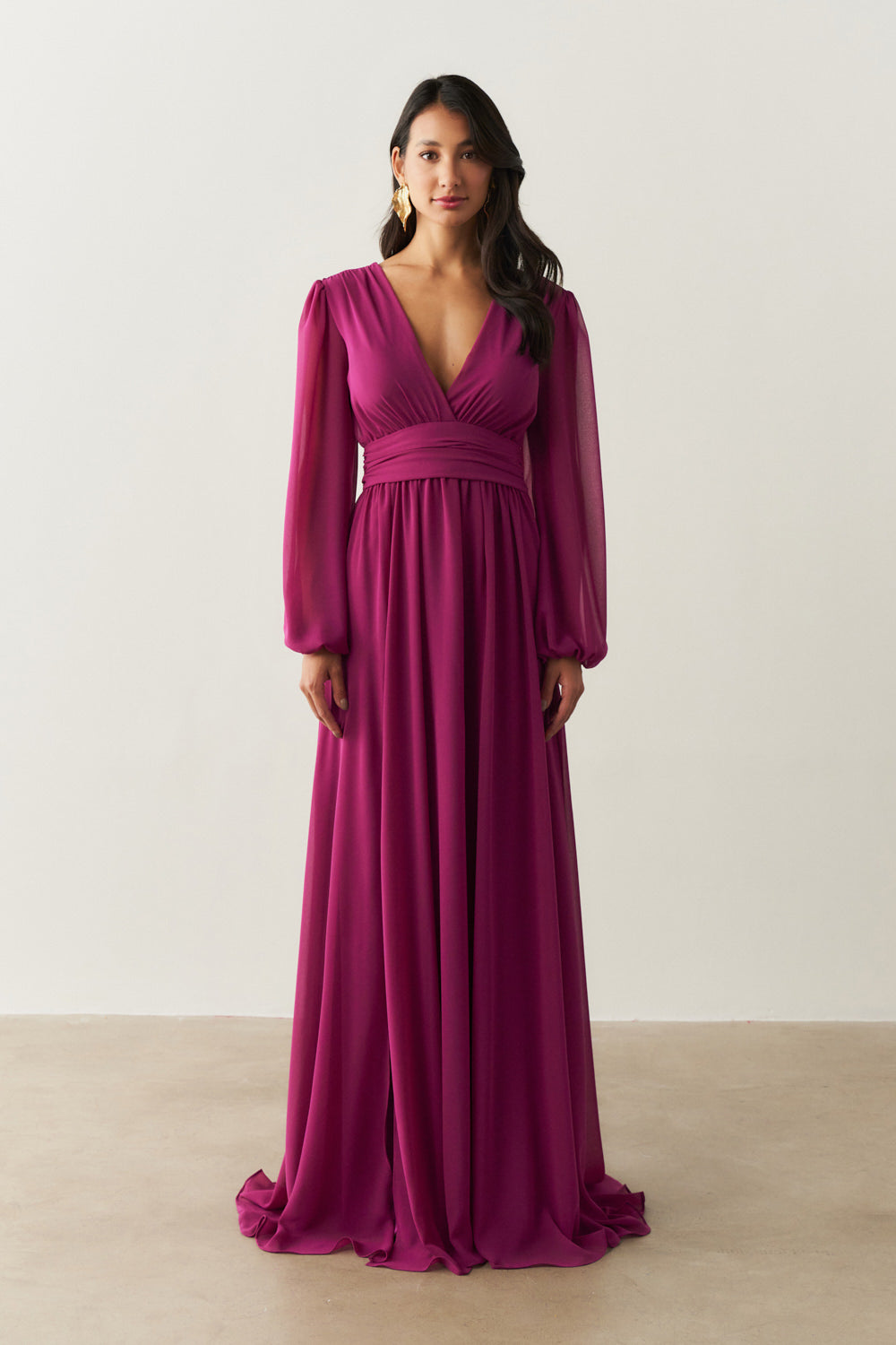 Vestido Longo com Decote V, Manga Longa e Fenda Lateral - Fabíola II Fúcsia