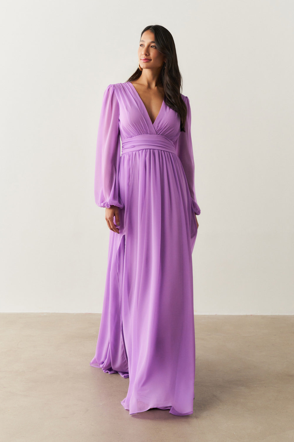 Vestido Longo com Decote V, Manga Longa e Fenda Lateral - Fabíola II Lilás | Lavanda