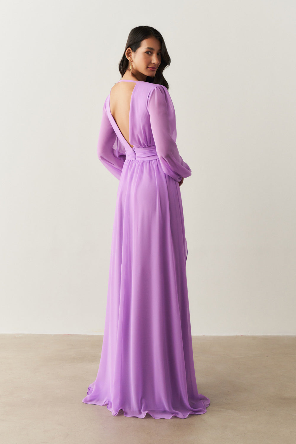 Vestido Longo com Decote V, Manga Longa e Fenda Lateral - Fabíola II Lilás | Lavanda