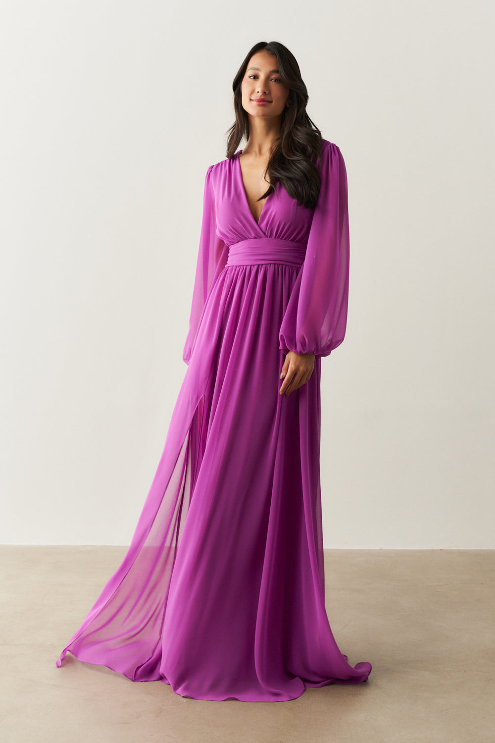 Vestido Longo com Decote V, Manga Longa e Fenda Lateral - Fabíola II Violeta